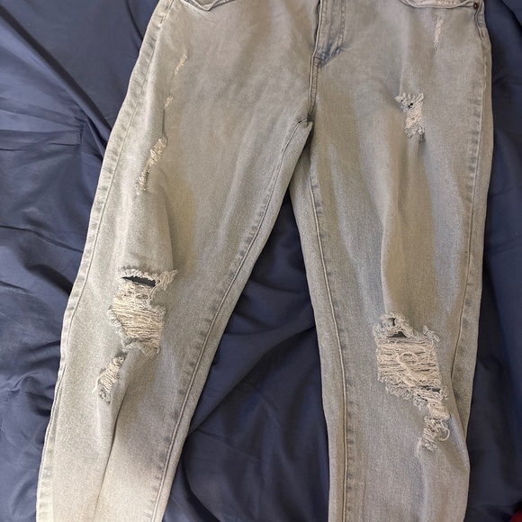 Heans - Picture 1 of 1